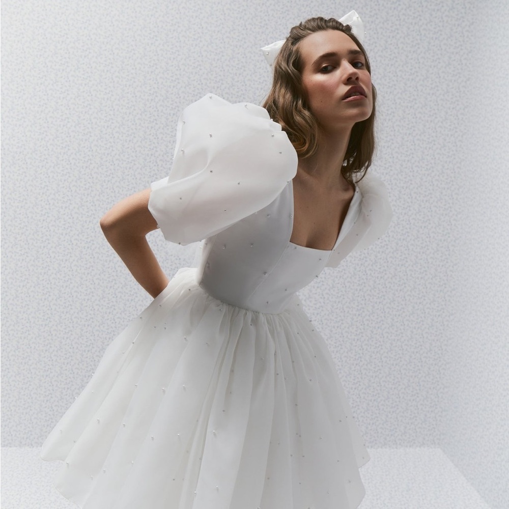 have dress pearl party dress.